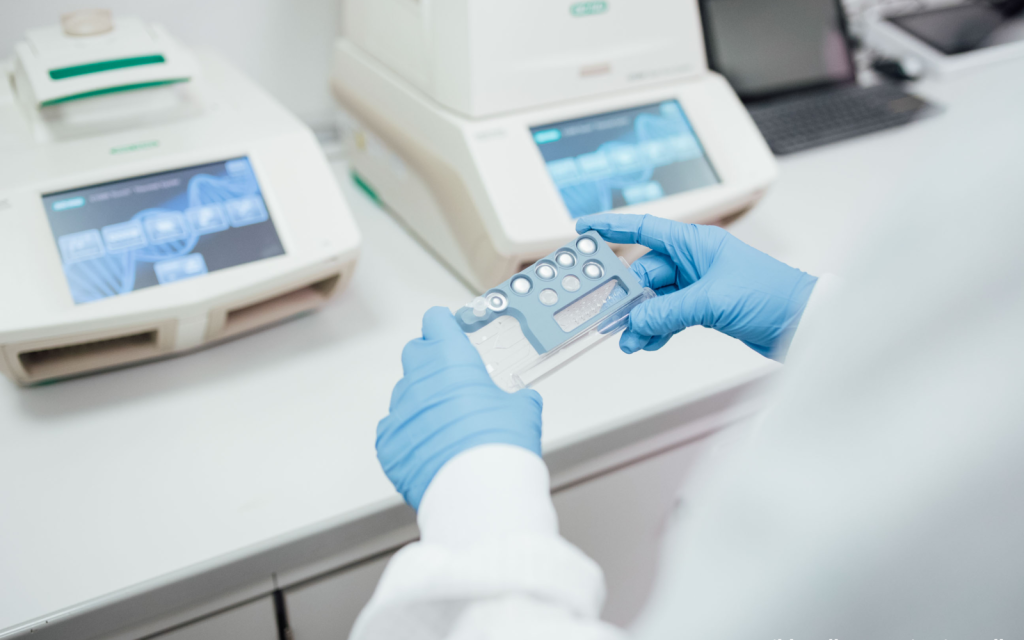 20201209_FOTOLOFT_LEG_microfluidic_0005-1600x1000